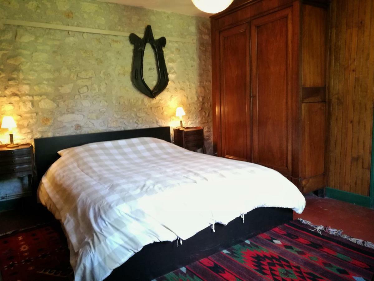 Gite D'Aigues Vives Villa Cere-la-Ronde ภายนอก รูปภาพ